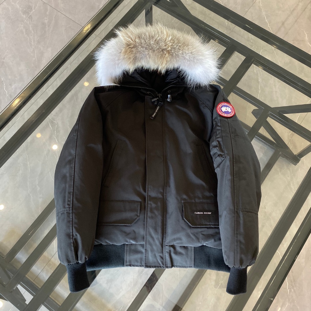 Canada Goose Chilliwack Black/Red Label With Fur Down Jacket (01 Style Jacket)