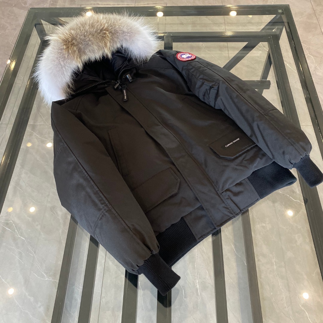 Canada Goose Chilliwack Black/Red Label With Fur Down Jacket (01 Style Jacket) - Image 4